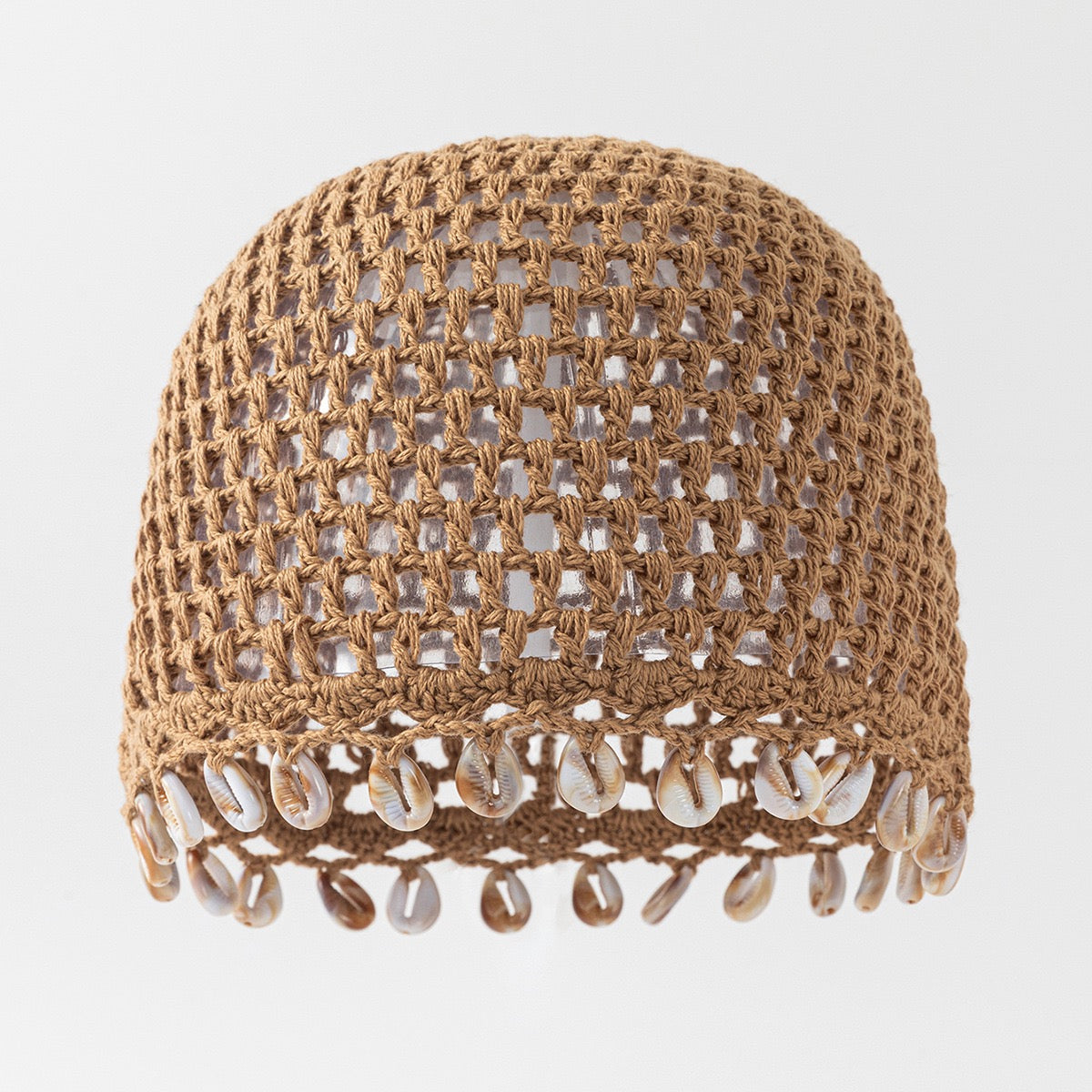 Oasis — Calotte au crochet à coquillages cauris