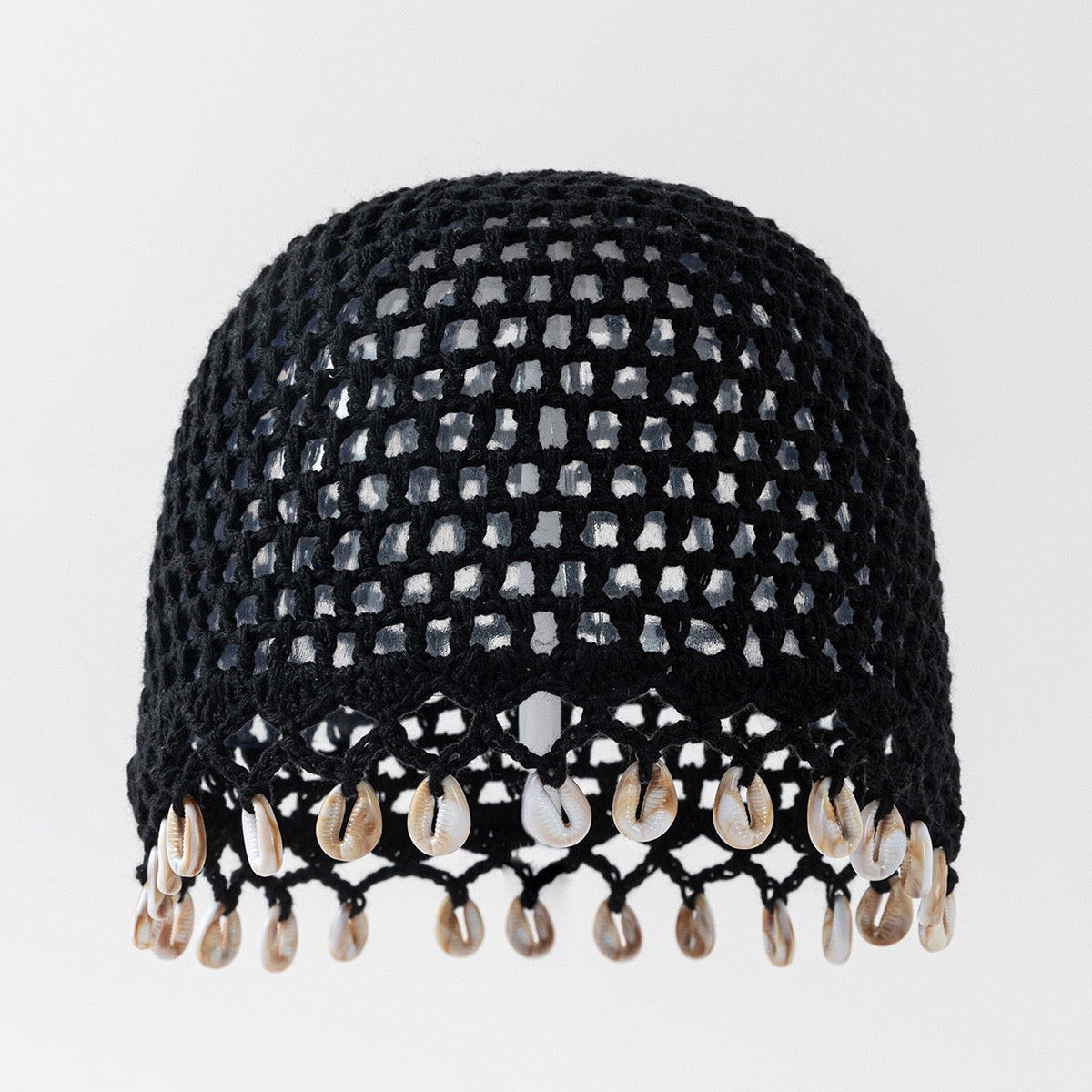 Oasis — Calotte au crochet à coquillages cauris