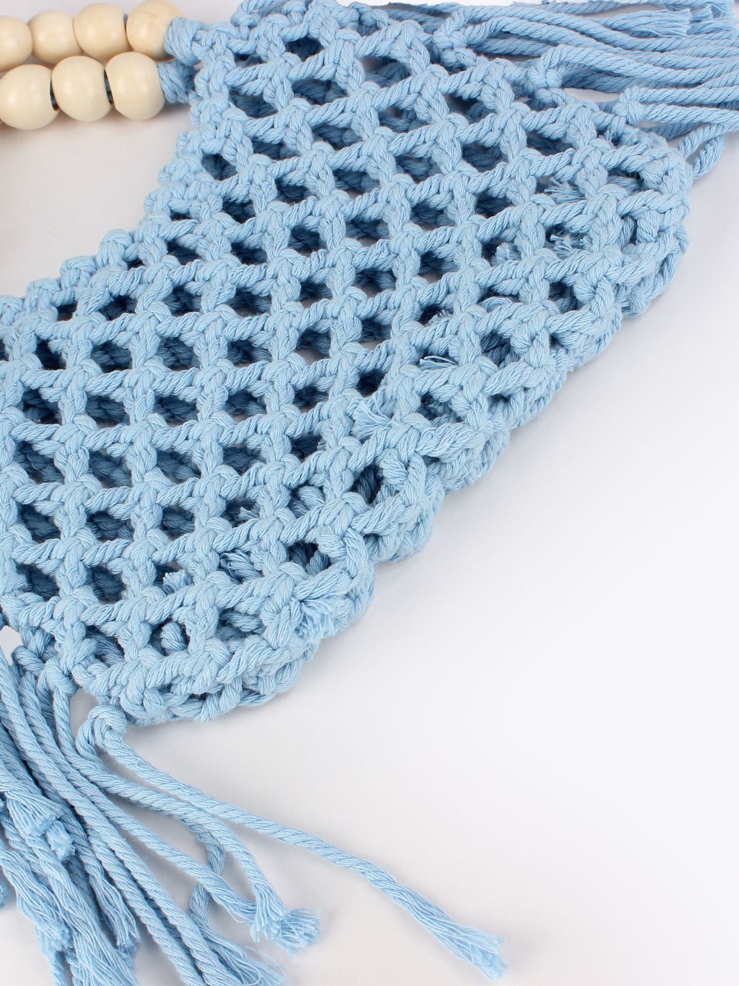 Azur — Mini sac filet macramé bleu, anse perles bois