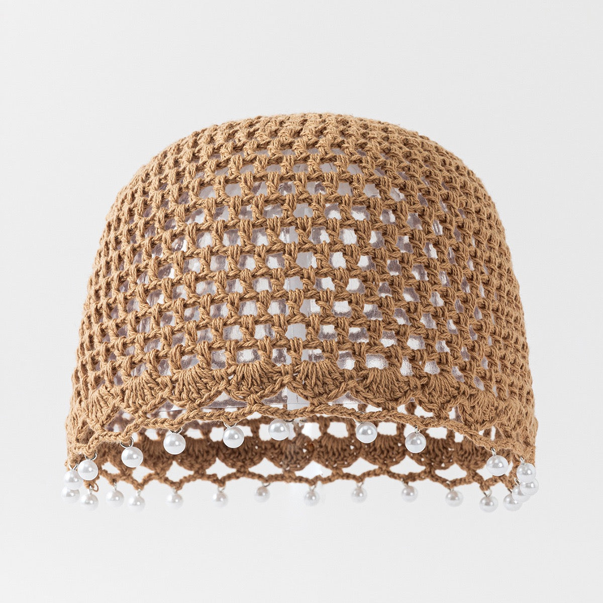 Nomade — Calotte au crochet à perles blanches