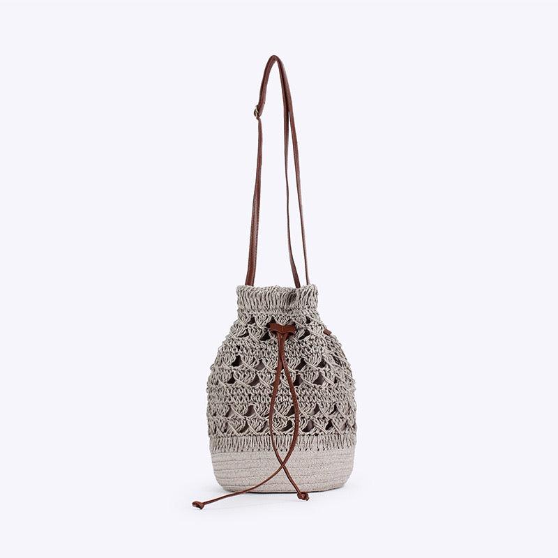 Rivage — Sac seau au crochet, anse cuir réglable