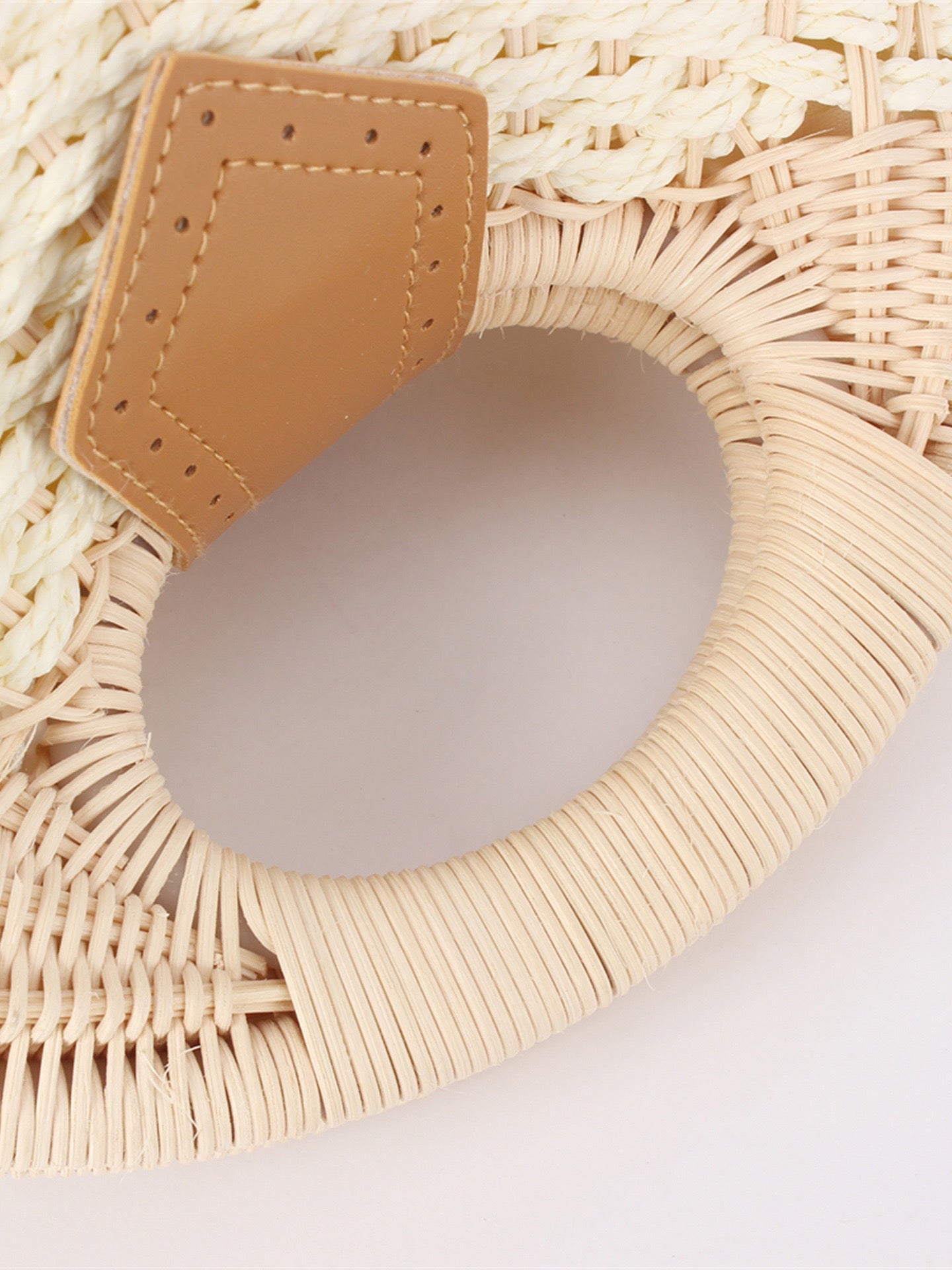 Lilas — Sac rond cocon au crochet ivoire, anse ovale